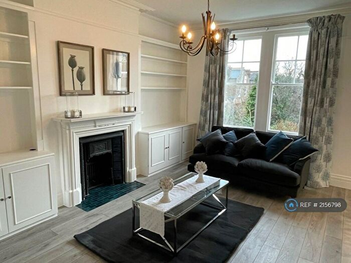 2 Bedroom Flat To Rent In Mayford Road, London, SW12