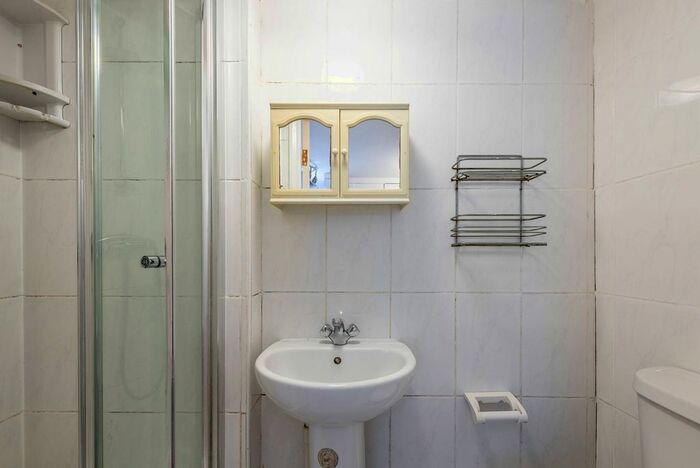 Studio To Rent In Earls Court, Earls Court, London, SW5