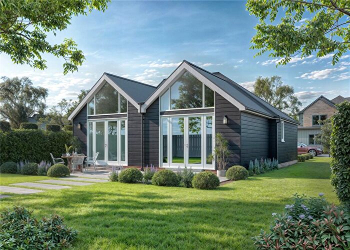 2 Bedroom Detached House For Sale In Lucks Lane, Howe Street, Chelmsford, Essex, CM3