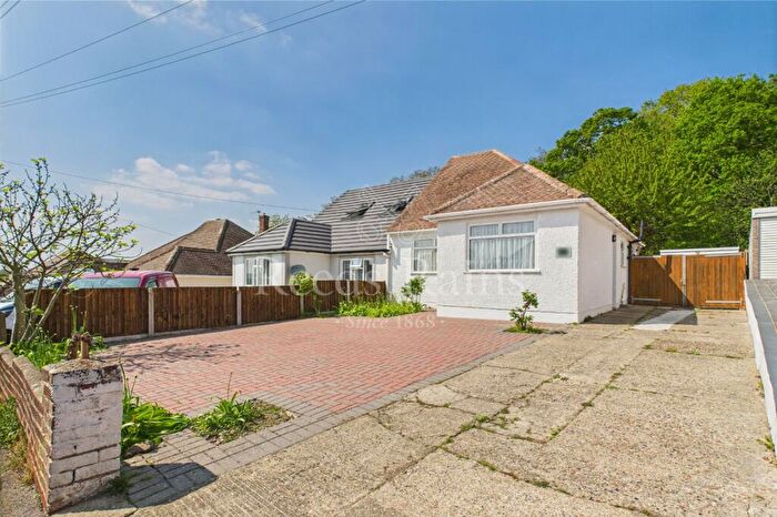 2 Bedroom Bungalow For Sale In Coombfield Drive, Dartford, Kent, DA2