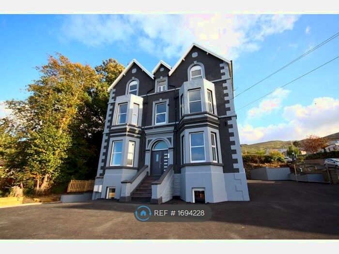 2 Bedroom Flat To Rent In Fernbrook Road, Penmaenmawr, LL34