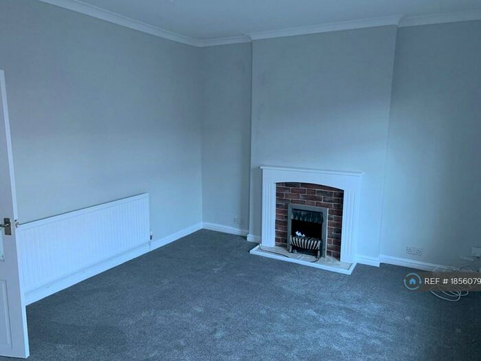 2 Bedroom Flat To Rent In Coedcae Street, Cardiff, CF11