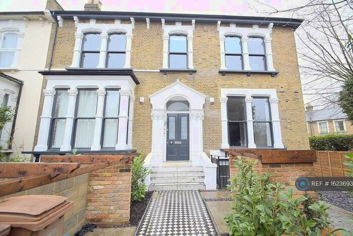 3 Bedroom Flat To Rent In Evering Road, London, E5