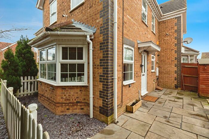 2 Bedroom Terraced House For Sale In Avocet Way, Aylesbury, HP19