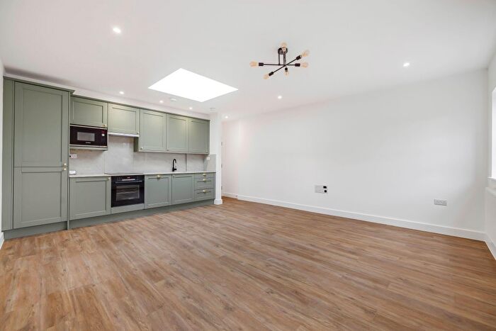 2 Bedroom Flat To Rent In Kent House Road, Beckenham, BR3