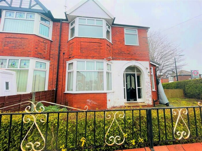 4 Bedroom Semi-Detached House To Rent In Bradfield Road, Stretford, Manchester, M32