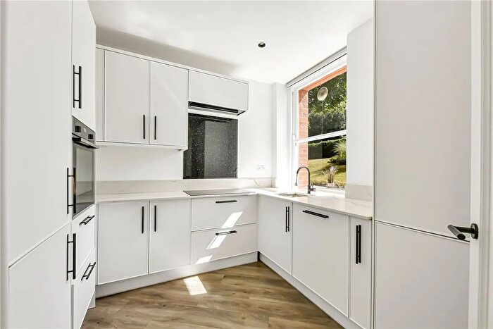 3 Bedroom Flat To Rent In Neville Court, Abbey Road, St Johns Wood, NW8