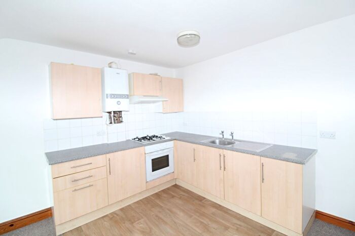 1 Bedroom Flat To Rent In Luton Road, Chatham, Kent, ME4