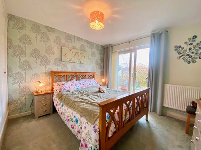 3 Bedroom Detached Bungalow For Sale In Stunning And Spacious Bungalow - Excellent Location, NG33