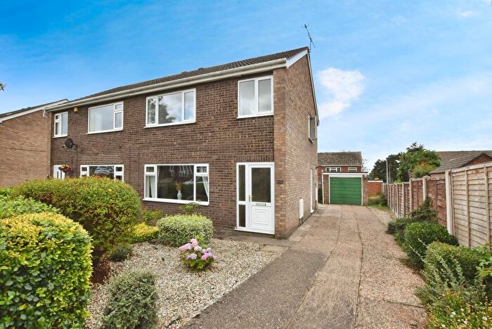 3 Bedroom Semi-Detached House For Sale In Bodmin Close, Scunthorpe, DN17