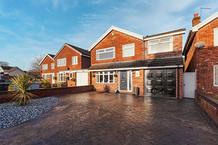 4 Bedroom Detached House For Sale In Woolston Drive, Hough, CW2