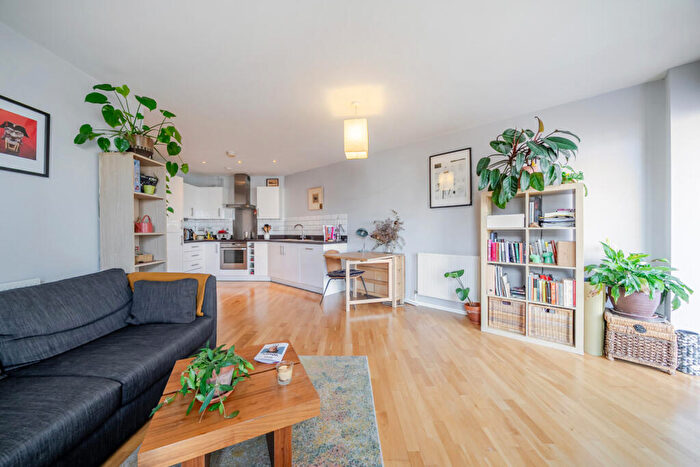 2 Bedroom Apartment For Sale In Enid Street, London, SE16