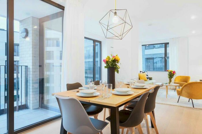 1 Bedroom House To Rent In - Hackney Rd, London, London, E2