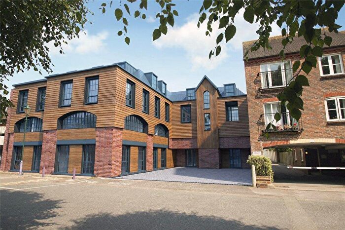 1 Bedroom Apartment To Rent In Southgate, Chichester, PO19