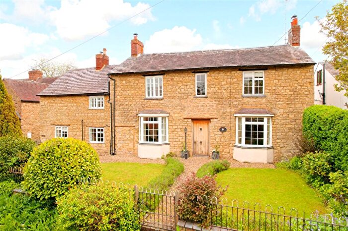 5 Bedroom Detached House For Sale In Back Street, Thornborough, Buckinghamshire, MK18