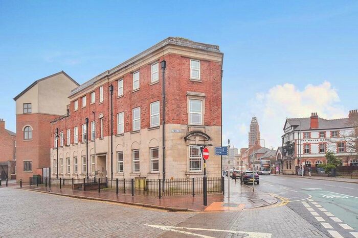 2 Bedroom Flat To Rent In High Street, Hull, East Riding Of Yorkshi HU1