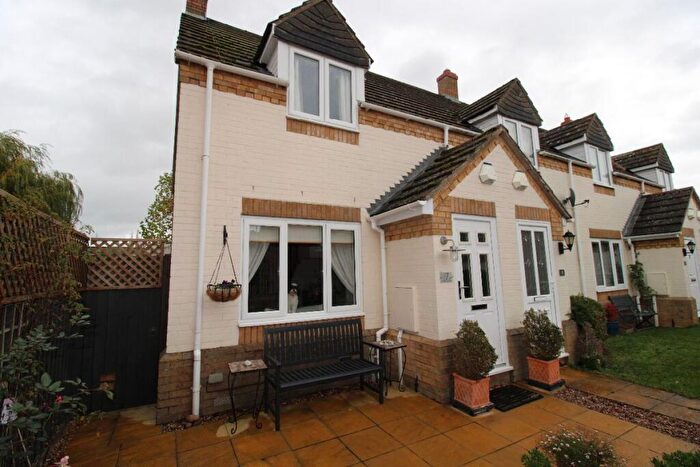 2 Bedroom Terraced House For Sale In Manor Close, Bozeat, NN29