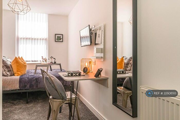 3 Bedroom Flat To Rent In Smithdown Road, Liverpool, L15