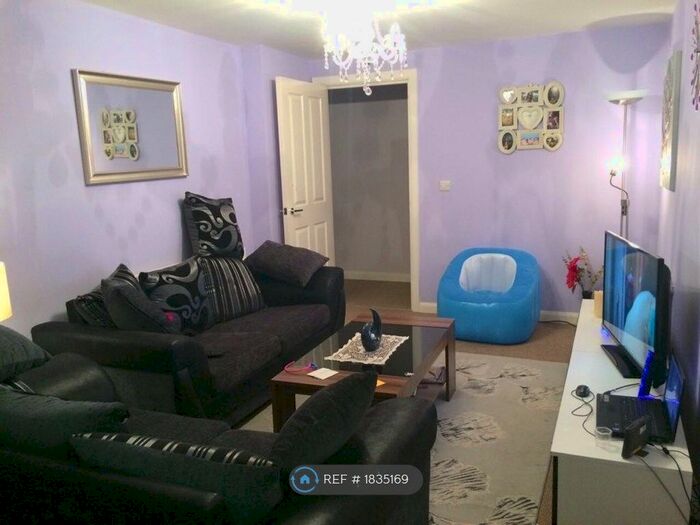 2 Bedroom Flat To Rent In Bentinck Road, West Drayton, UB7