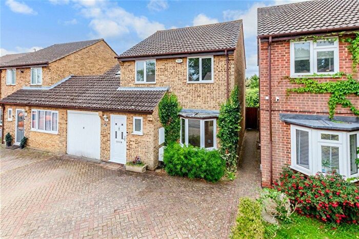 4 Bedroom Semi-Detached House For Sale In The Briars, West Kingsdown, Sevenoaks, Kent, TN15
