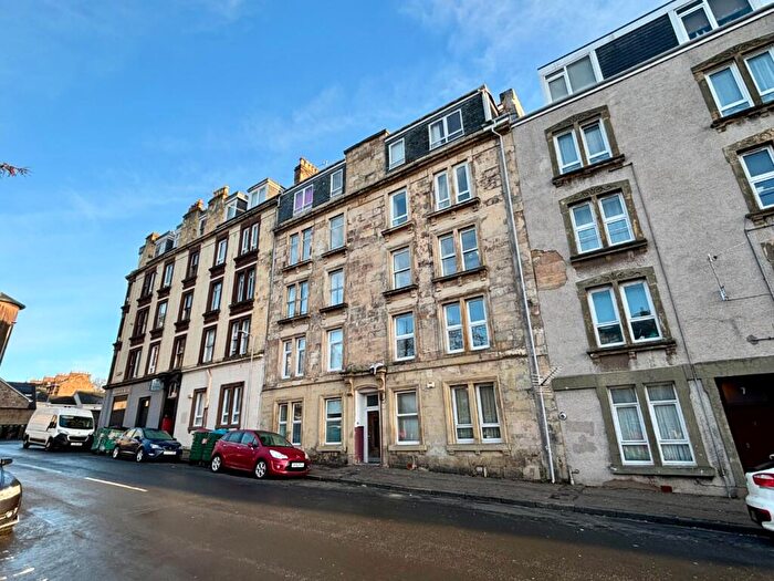 2 Bedroom Flat To Rent In Baffin Street, Dundee, DD4