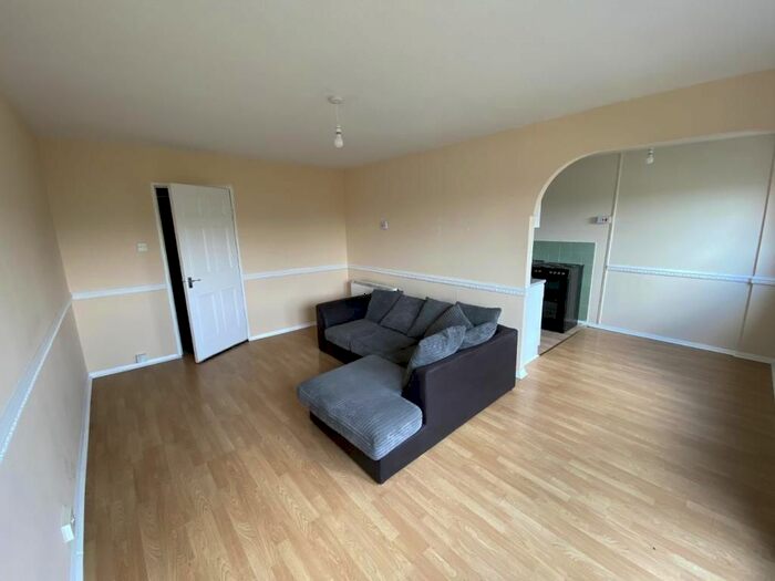 2 Bedroom Flat To Rent In Camberley, West Bromwich, B71