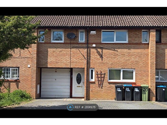 4 Bedroom Terraced House To Rent In Hutton Avenue, Milton Keynes, MK6