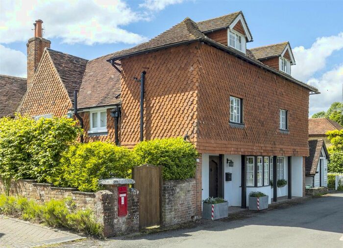 4 Bedroom Semi-Detached House For Sale In The Village, Ewhurst, Cranleigh, Surrey, GU6