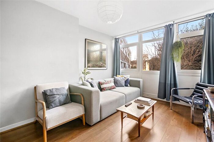3 Bedroom Flat For Sale In Baroness Road, London, E2