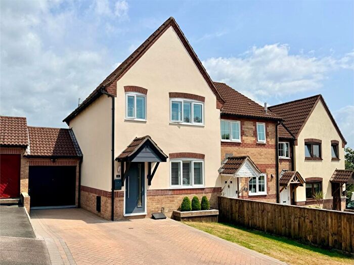 3 Bedroom End Of Terrace House For Sale In Larch Drive, Plymouth, PL6