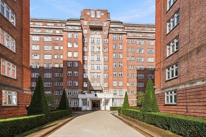 Studio To Rent In Hall Road, London, NW8