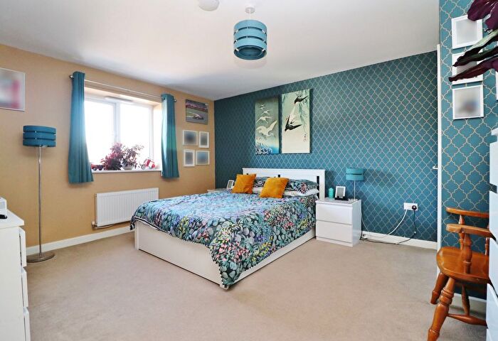 1 Bedroom Flat For Sale In Hellyar Rise, Hedge End, SO30