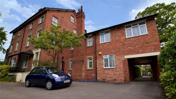 2 Bedroom Flat To Rent In Eastern Avenue, Reading, Berkshire, RG1