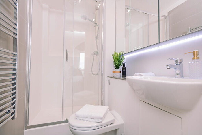 2 Bedroom Apartment To Rent In The Filaments, Salford Salford, M3