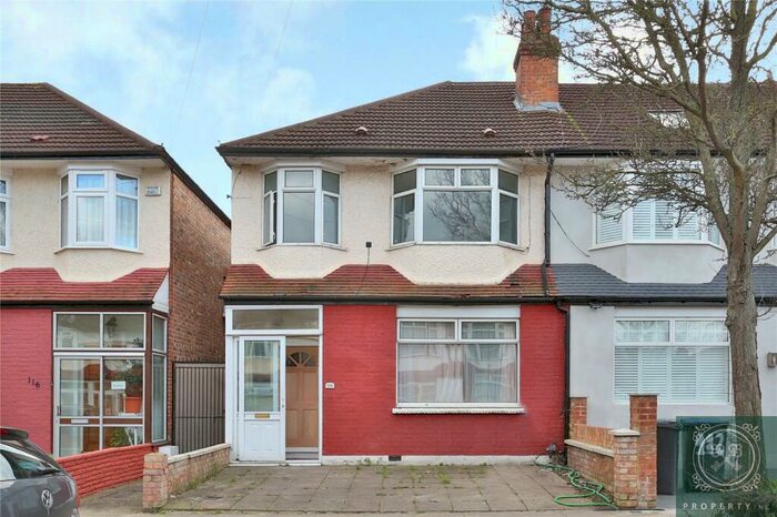 6 Bedroom Semi-Detached House To Rent In Princes Avenue, London, N13