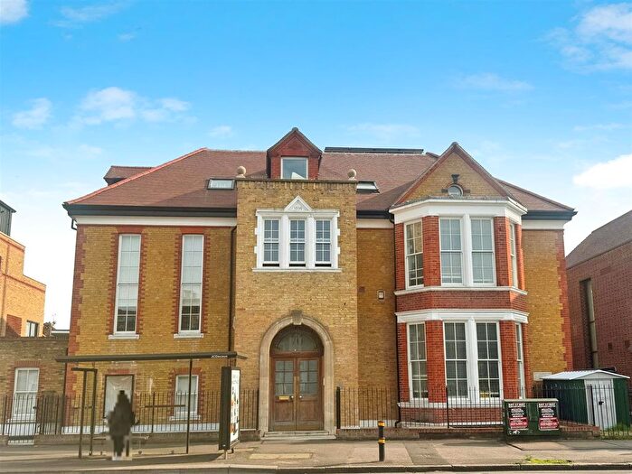 1 Bedroom Flat To Rent In Kingston Road, Wimbledon, SW19