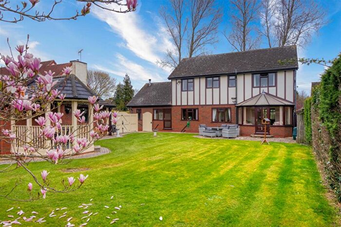 4 Bedroom Detached House For Sale In Dalton Lane, Halsham, Hull, HU12