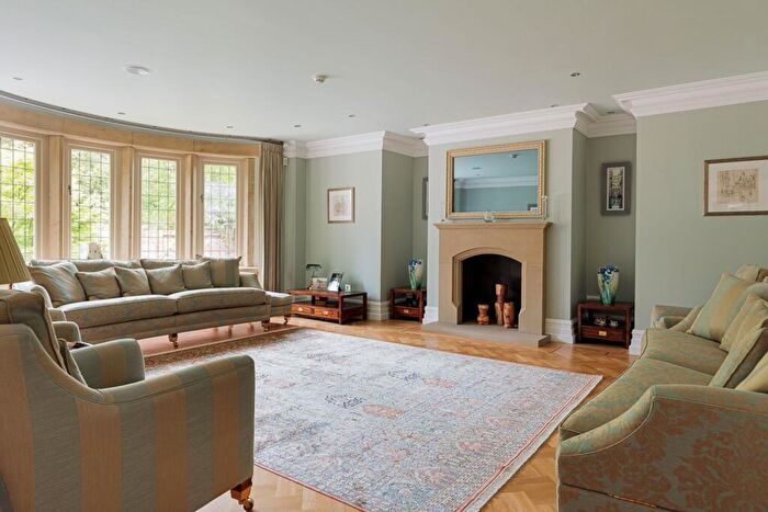 5 Bedroom Detached House To Rent In Worplesdon, GU3