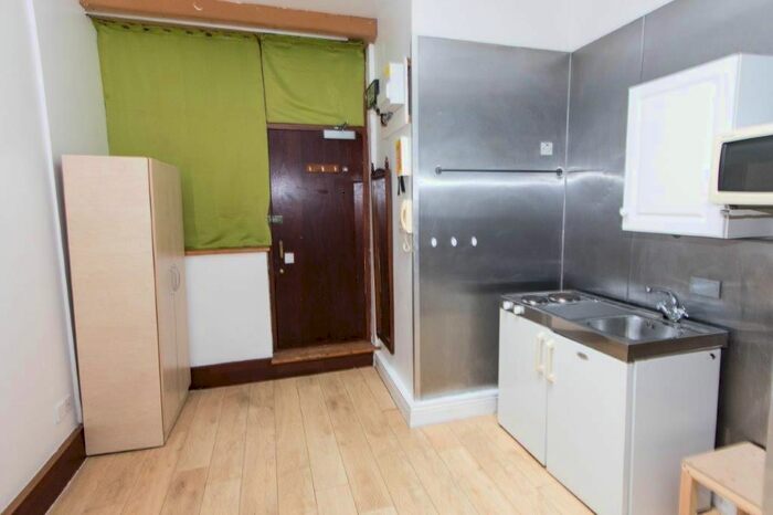 Studio To Rent In Caledonian Road, Islington, London N1
