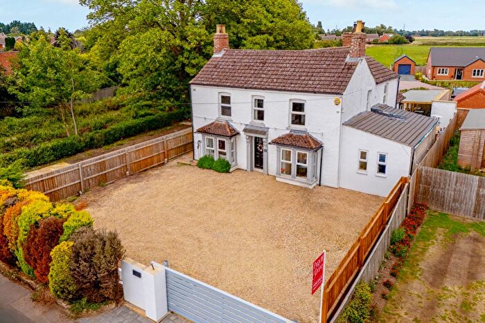 4 Bedroom Detached House For Sale In Church Gate, Whaplode, PE12