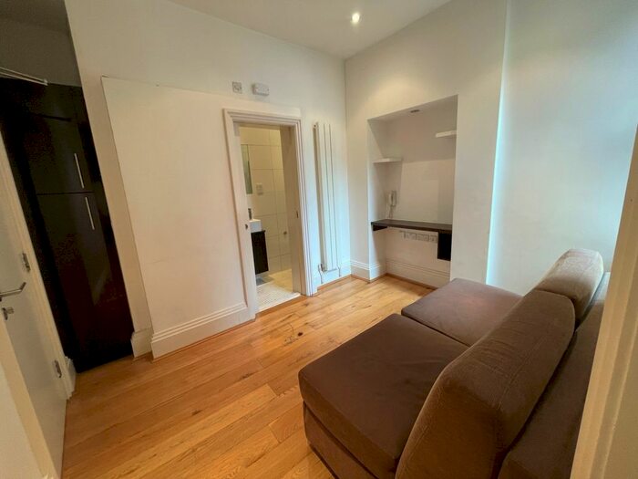 Studio To Rent In Inglewood Mansions, West End Lane, West Hampstead, NW6