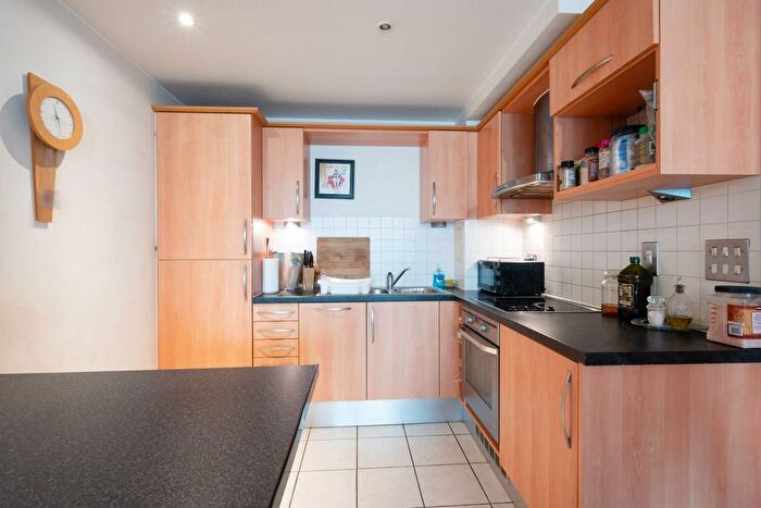 1 Bedroom Flat To Rent In Hardwicks Square, Wandsworth Town, London, SW18