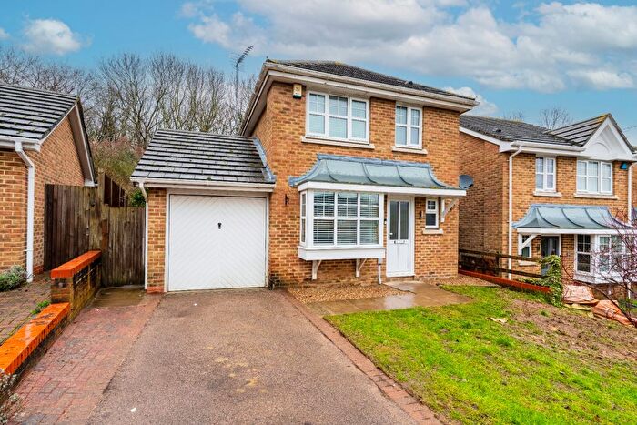 3 Bedroom Detached House For Sale In Page Close, Bean, Dartford, Kent, DA2