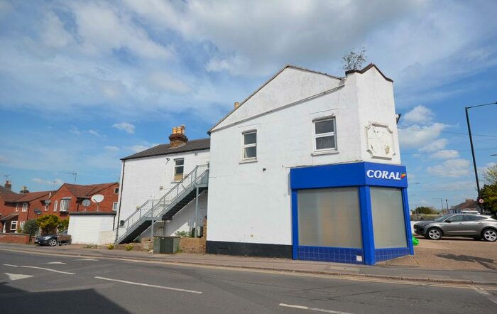 3 Bedroom Apartment To Rent In Stoke Road, Slough, SL2