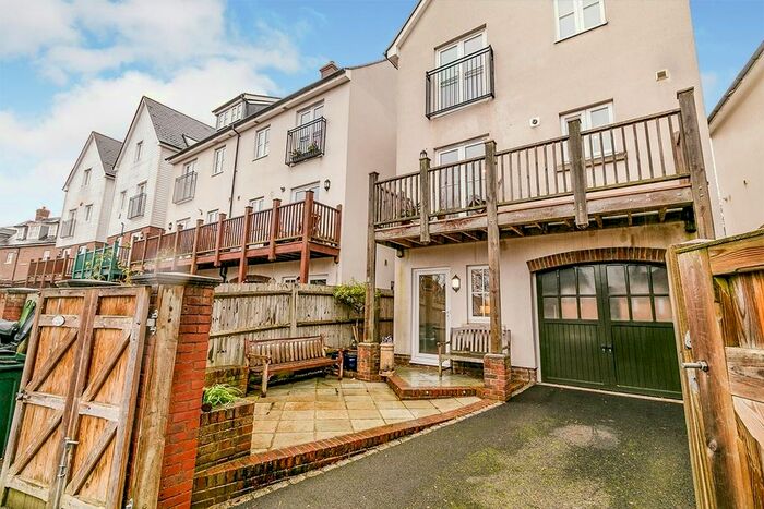 4 Bedroom Detached House To Rent In Meriel Walk, Greenhithe, Kent DA9