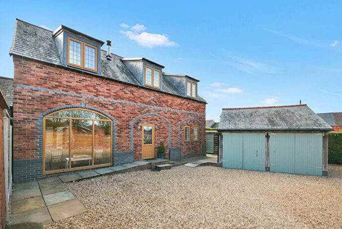 4 Bedroom Detached House For Sale In Hanstubbin Barn, Hanstubbin Road, NG16
