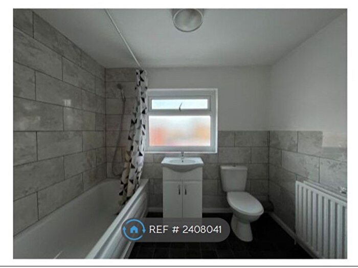 4 Bedroom Semi-Detached House To Rent In Thorpe Way, Cambridge, CB5
