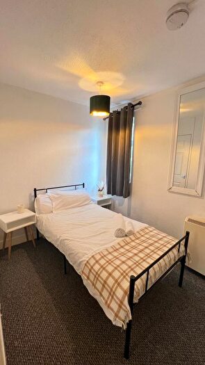 2 Bedroom Flat To Rent In Downs Road, Luton, LU1