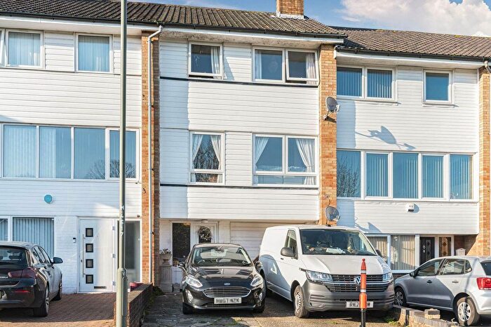 3 Bedroom Terraced House For Sale In Mead Way, Bromley, BR2