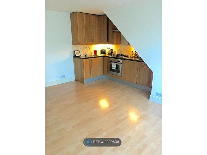 1 Bedroom Flat To Rent In Raleigh Road, Richmond, TW9